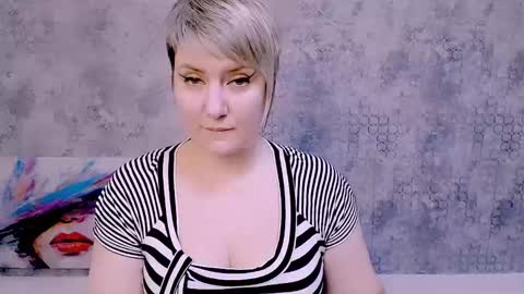 Snapshot of djullia chatting on 02-17-25, 12:27 djullia online show from 02-17-25, 12:27