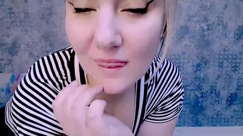 Snapshot of djullia chatting on 02-23-25, 12:27 djullia online show from 02-23-25, 12:27