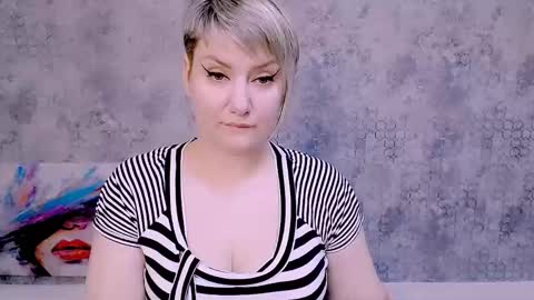 Snapshot of djullia chatting on 02-28-25, 10:09 djullia online show from 02-28-25, 10:09