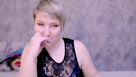 Snapshot of djullia chatting on 03-06-25, 01:14 djullia online show from 03-06-25, 01:14