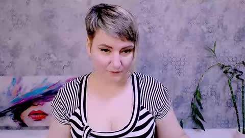 Snapshot of djullia chatting on 11-10-25, 12:48 djullia online show from 11-10-25, 12:48