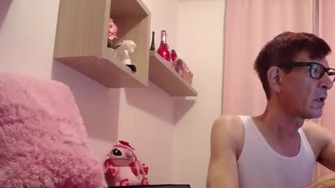 Snapshot of dlacarra chatting on 01-09-25, 12:57 David Lucky 13 online show from 01-09-25, 12:57