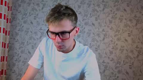 Robert online show from 04-14-26, 08:26