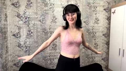 Annie PVT IS OPEN online show from 09-13-25, 12:16