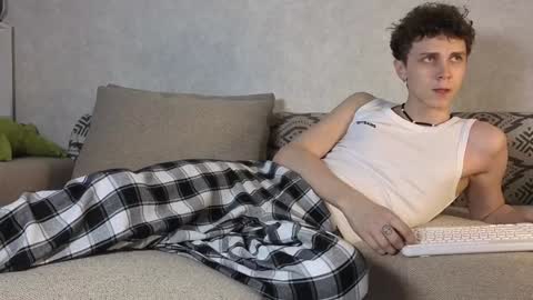 Snapshot of doedeeer chatting on 12-28-24, 07:22 Alex online show from 12-28-24, 07:22