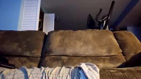 dogbone999081 online show from 12-17-25, 10:10