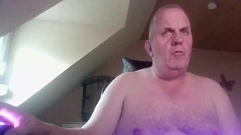 Snapshot of doggy2629 chatting on 10-28-25, 03:47 doggy2629 online show from 10-28-25, 03:47