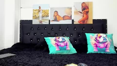 Snapshot of doll_celeste19 chatting on 01-18-25, 08:09 C E L E S T E online show from 01-18-25, 08:09