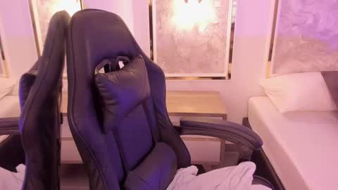 D  online show from 09-30-25, 07:57