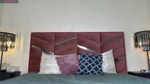 Snapshot of doll_from_venus chatting on 09-27-25, 01:16 Dorothy Mayfield online show from 09-27-25, 01:16