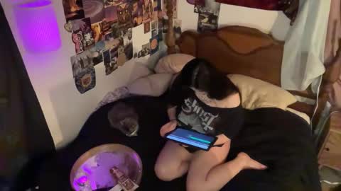 Doll online show from 03-18-26, 05:32