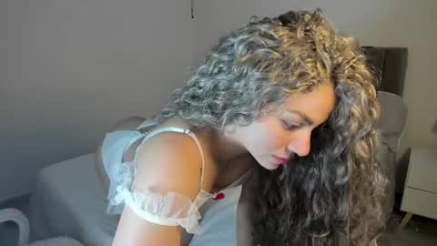 Snapshot of doll_oriana chatting on 10-17-25, 06:32 doll_oriana online show from 10-17-25, 06:32