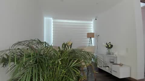 Snapshot of doll_oriana chatting on 06-16-26, 09:39 doll_oriana online show from 06-16-26, 09:39