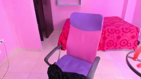 Snapshot of doll_slut_squirt chatting on 05-12-26, 05:10 doll_slut_squirt online show from 05-12-26, 05:10
