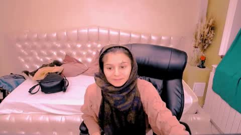 Snapshot of doll_stylish_ chatting on 12-29-24, 07:17 dol online show from 12-29-24, 07:17