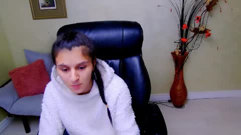 Snapshot of doll_stylish_ chatting on 01-11-25, 03:09 dol online show from 01-11-25, 03:09