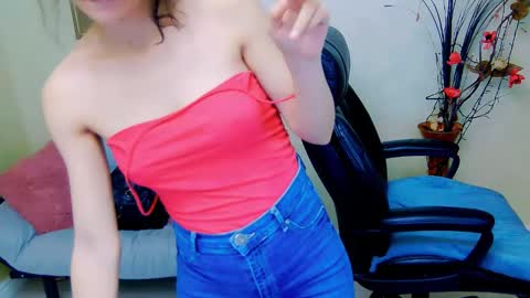 Snapshot of doll_stylish_ chatting on 01-16-25, 05:44 dol online show from 01-16-25, 05:44