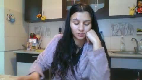 Snapshot of doll_stylish_ chatting on 01-27-25, 06:52 dol online show from 01-27-25, 06:52