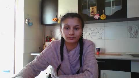 Snapshot of doll_stylish_ chatting on 01-29-25, 08:18 dol online show from 01-29-25, 08:18