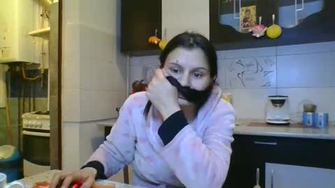 Snapshot of doll_stylish_ chatting on 02-05-25, 10:01 dol online show from 02-05-25, 10:01