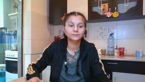 Snapshot of doll_stylish_ chatting on 02-08-25, 06:43 dol online show from 02-08-25, 06:43