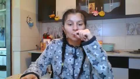 Snapshot of doll_stylish_ chatting on 02-12-25, 06:08 dol online show from 02-12-25, 06:08