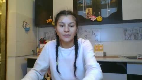 Snapshot of doll_stylish_ chatting on 02-13-25, 03:29 dol online show from 02-13-25, 03:29