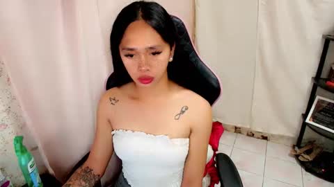 Snapshot of dolljane2001 chatting on 10-28-25, 05:22 Jane online show from 10-28-25, 05:22