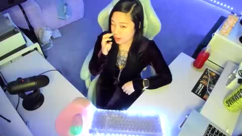 DOLLLFACE online show from 02-15-26, 05:04