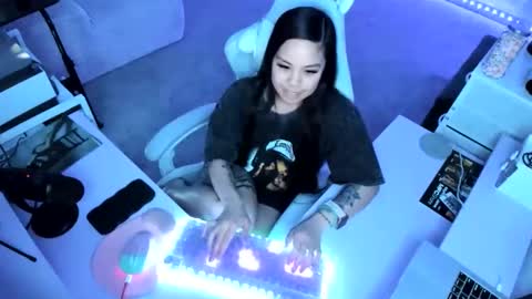 DOLLLFACE online show from 02-19-26, 06:42