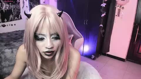 Snapshot of dolly_bones chatting on 06-30-26, 06:14 dolly_bones online show from 06-30-26, 06:14