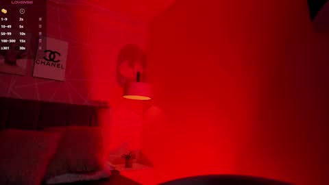 Call me Zoe  online show from 12-18-25, 05:57