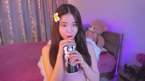 Snapshot of dollyiaa chatting on 05-13-26, 01:47 Dollya online show from 05-13-26, 01:47