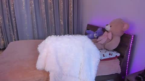 Snapshot of dollyiaa chatting on 06-04-26, 01:28 Dollya online show from 06-04-26, 01:28