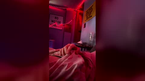 dom18888 online show from 03-29-26, 06:52