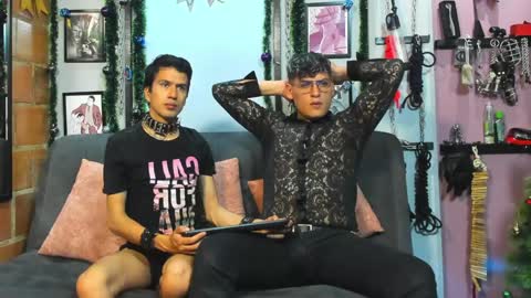 Snapshot of dom2travelers_sm chatting on 12-29-24, 09:52 Diego Castell online show from 12-29-24, 09:52