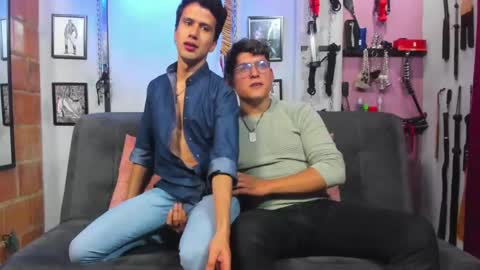 Snapshot of dom2travelers_sm chatting on 03-08-25, 07:53 Diego Castell online show from 03-08-25, 07:53