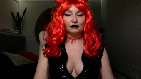 DOM MUMMY online show from 11-01-25, 05:20