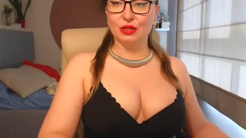 DOM MUMMY online show from 06-02-26, 01:02