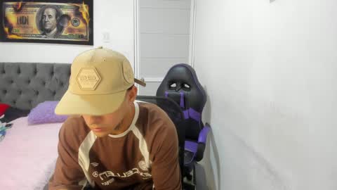 Snapshot of domi_master chatting on 02-11-25, 12:06 MASTER online show from 02-11-25, 12:06