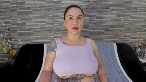 Snapshot of domina0 chatting on 09-25-25, 01:59 domi online show from 09-25-25, 01:59