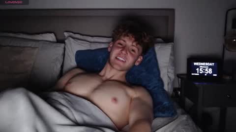 Alex...  online show from 10-29-25, 03:58