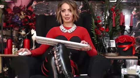 Snapshot of dominatrixeve chatting on 02-14-26, 01:41 Dominatrix Eve online show from 02-14-26, 01:41