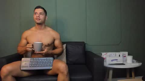 Dominc berry online show from 03-06-26, 12:01