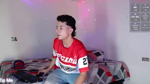 Snapshot of dominic_hanks chatting on 10-07-25, 06:32 DOMINIC AND ANDREW online show from 10-07-25, 06:32