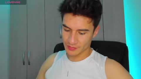 Snapshot of dominic_radccliffe chatting on 07-12-26, 11:07 Your real love online show from 07-12-26, 11:07