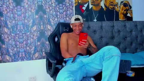 Snapshot of dominic_smith_ chatting on 02-06-25, 04:53 dominic_smith_ online show from 02-06-25, 04:53