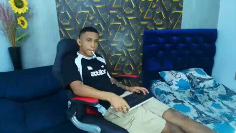 Snapshot of dominic_smith_ chatting on 04-21-26, 03:07 dominic_smith_ online show from 04-21-26, 03:07