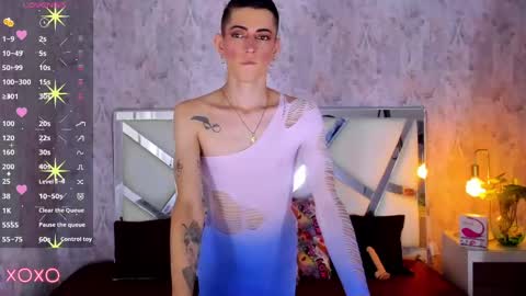 Snapshot of dominic_thailor chatting on 09-25-25, 02:10 Dominic online show from 09-25-25, 02:10