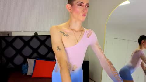 Snapshot of dominic_thailor chatting on 10-07-25, 02:58 Dominic online show from 10-07-25, 02:58